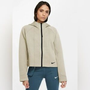 Nike Women’s Sportswear Tech Fleece Engineered Full-Zip Hoodie in Oatmeal Sz XL